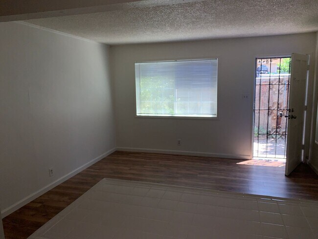 Building Photo - 124 W 8th St