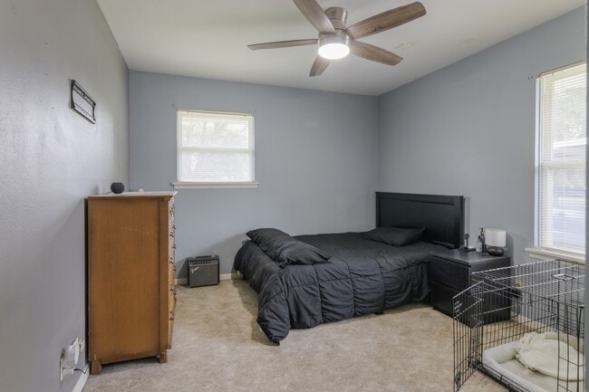 Building Photo - 3212 Thornwood Dr