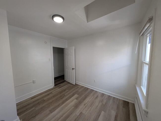 Building Photo - 902 Westcoat Pl