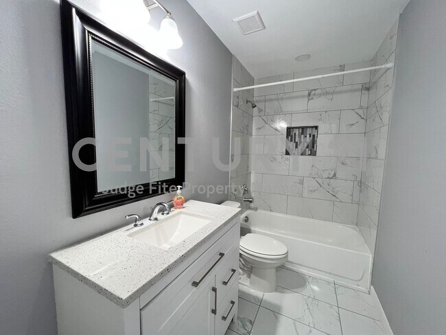 Building Photo - Charming Like New 3/2/1 in Fort Worth For ...