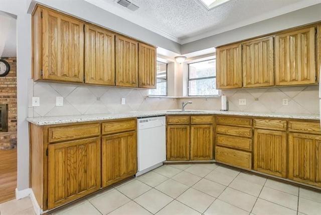 Building Photo - 3821 Huntwick Dr