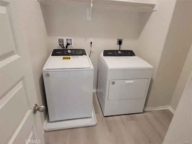 Building Photo - 2058 Bergamot St