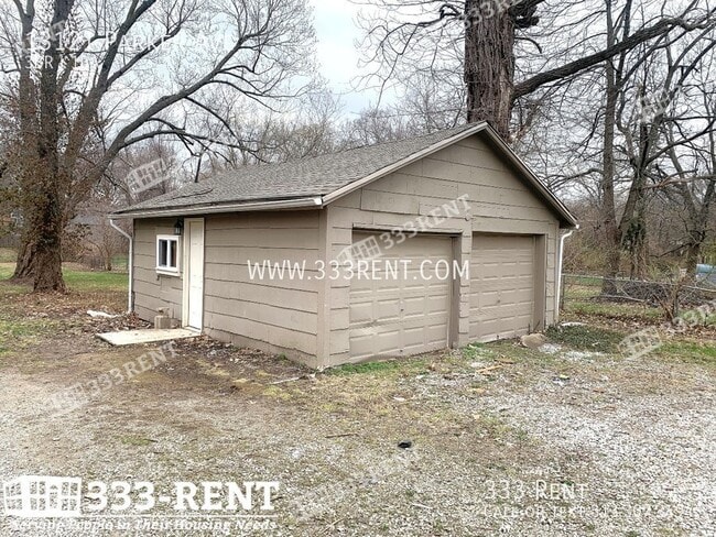 Building Photo - 13121 Parker Ave