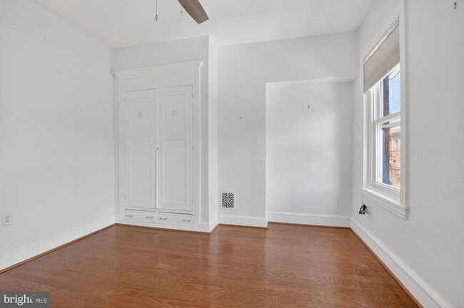 Building Photo - 1910 N Howard St