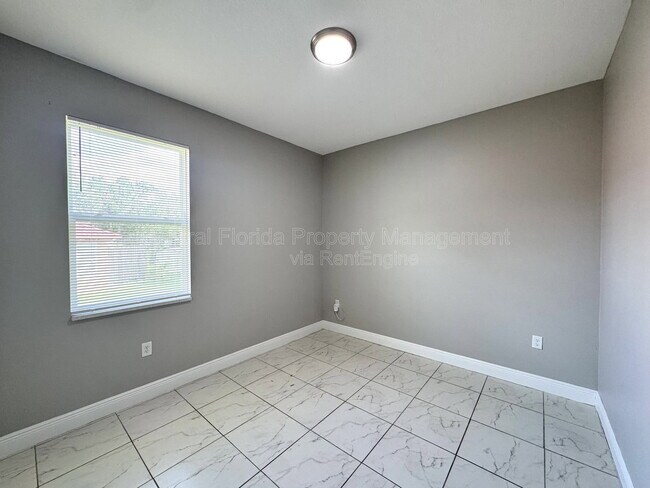 Building Photo - 1389 Worthington Dr
