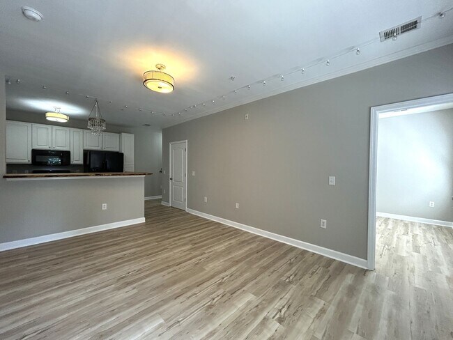 Building Photo - Convenient Boone Living – 3BD/3BA at Pine Ridge Condos