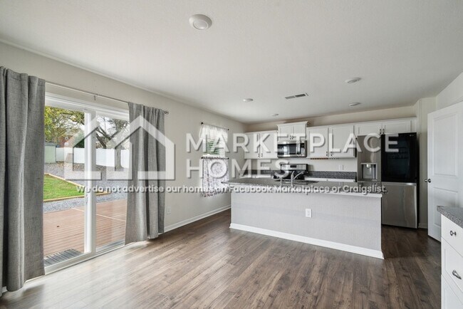 Building Photo - 1623 Sliger St