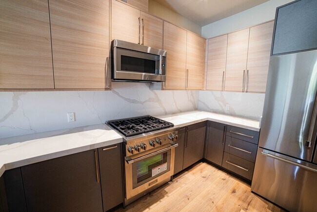 Building Photo - Rhine House Lofts