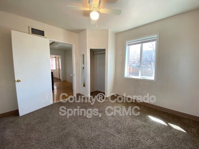 Building Photo - 114 W Brookside St