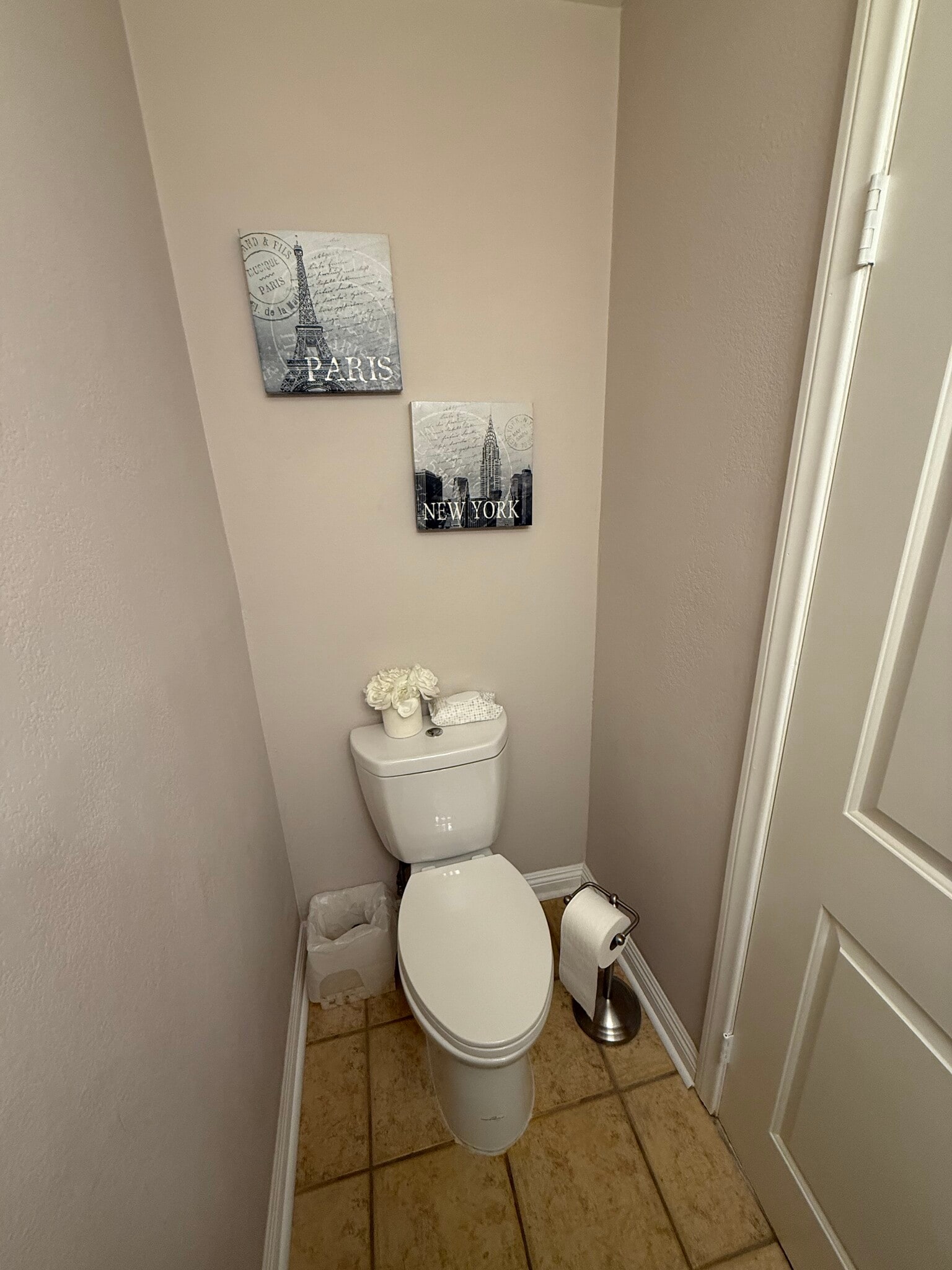 Building Photo - 1117 Cll Malaga