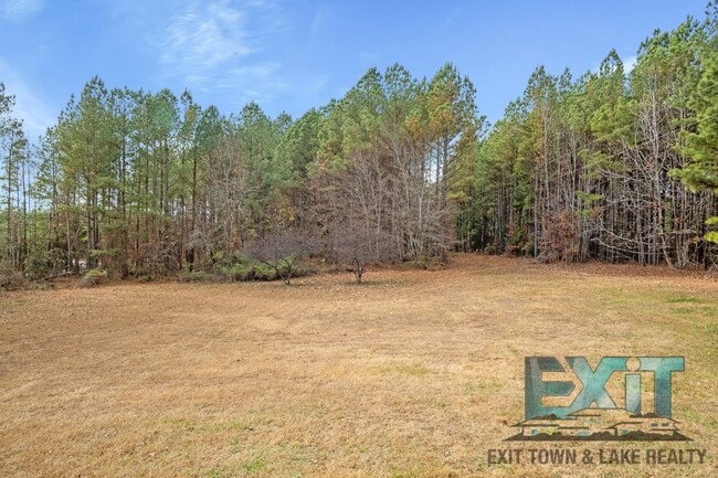 Building Photo - Beautiful Fully Renovated 3 Bed 2 Bath Home