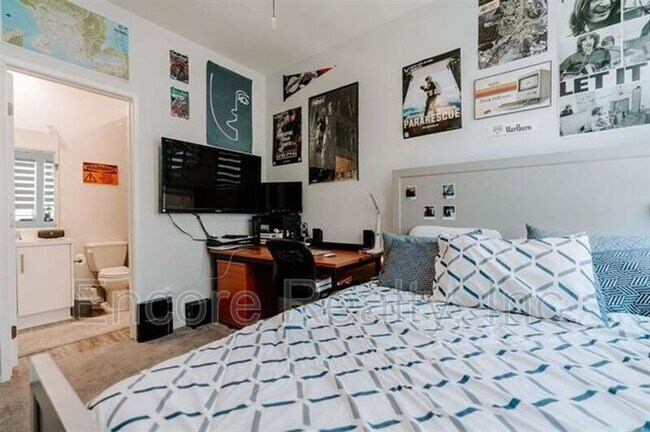 Building Photo - 5381 Calle Rockfish