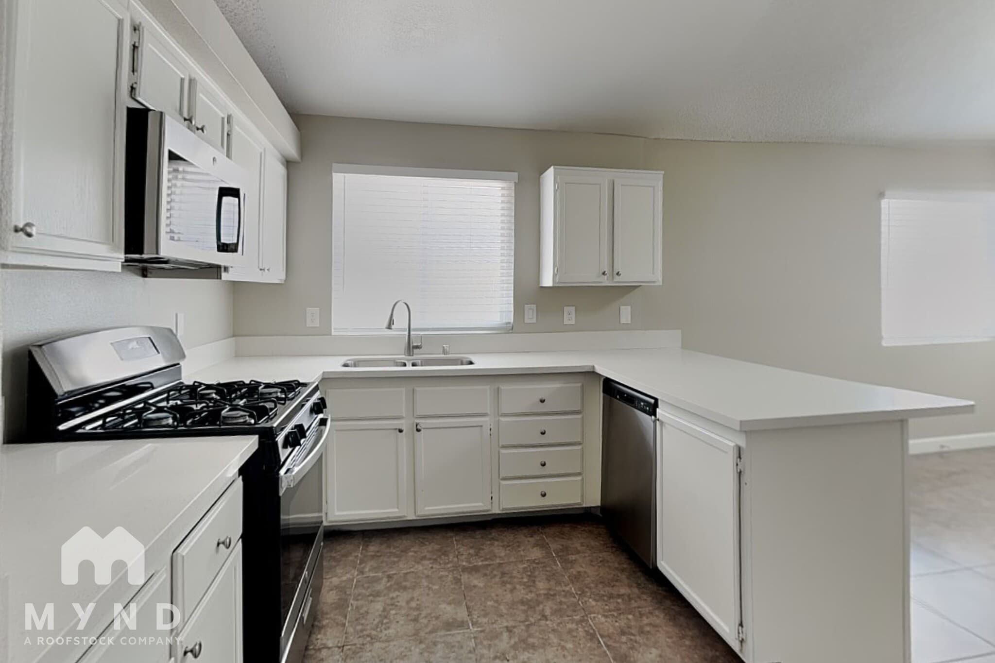 Building Photo - 2241 Goldhill Way