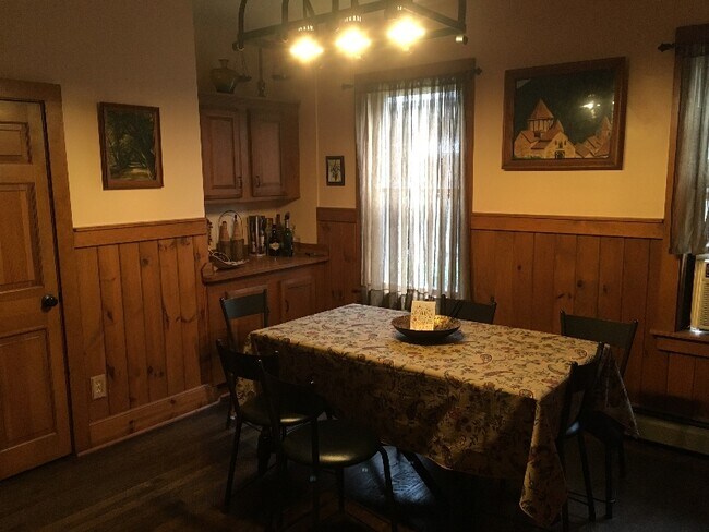 Building Photo - 29 Enfield Ave