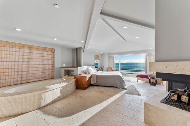 Building Photo - GORGEOUS CUSTOM BEACH HOME - Solimar Beach...