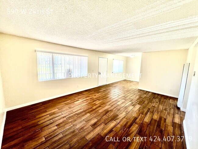 Building Photo - 590 W 24th St