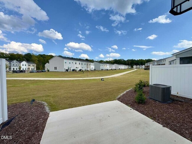 Building Photo - 2407 Chert Ln
