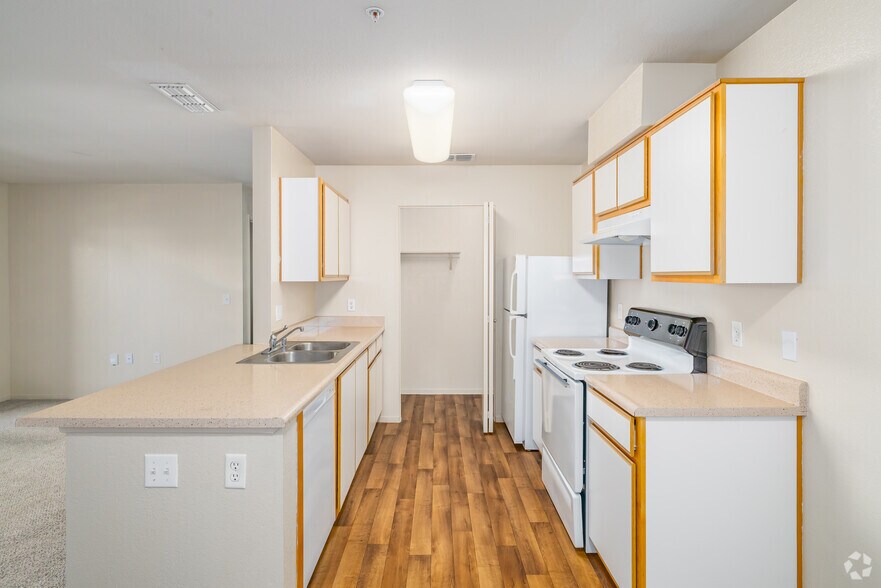 1BR, 1BA - 645SF - Kitchen - KNOLLS AT GREEN VALLEY - Income Restricted