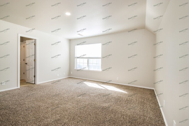 Building Photo - 8619 E 95th Pl