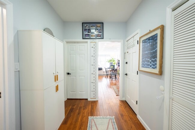 Building Photo - 40 Condict St