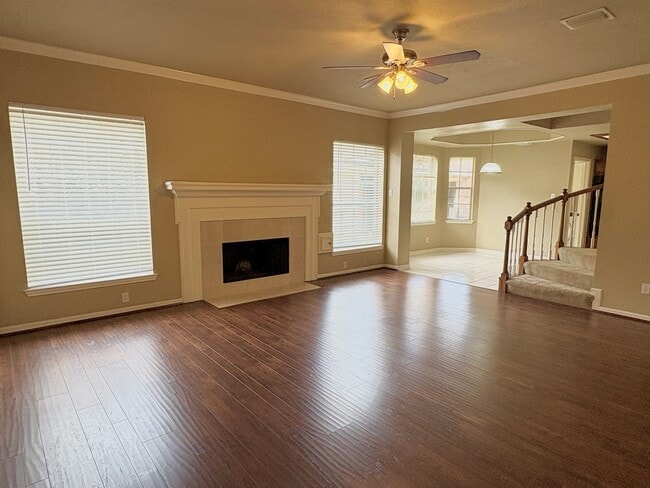 Building Photo - 4623 Meadow Green Dr