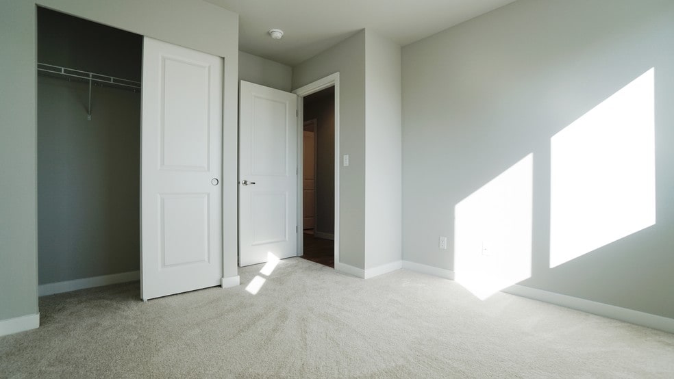 Building Photo - 13315 26th Ct S