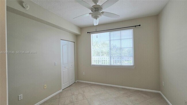 Building Photo - 1307 Myrtlewood Cir E