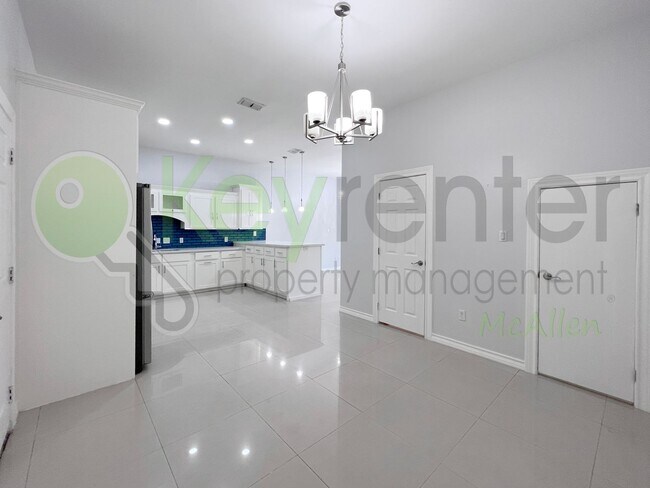 Building Photo - Beautiful 4B/2.5B Home in Mcallen