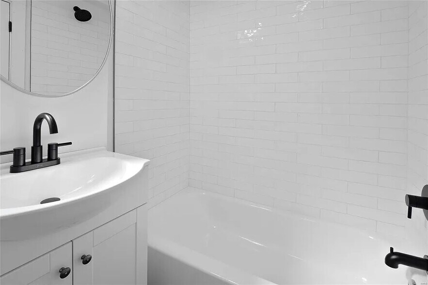 Building Photo - 4462 Wallace St