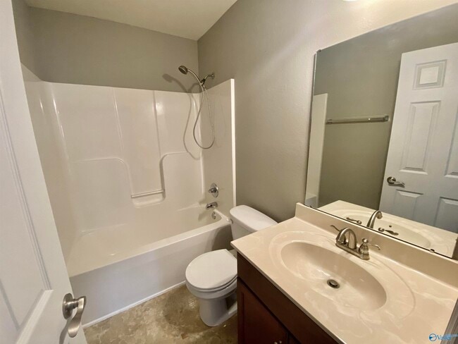 Building Photo - 3129 Lakeland Dr SW