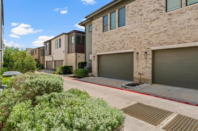 Building Photo - 4016 Diligence Dr