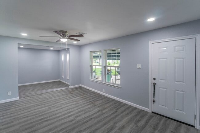Building Photo - 4118 Groton Dr