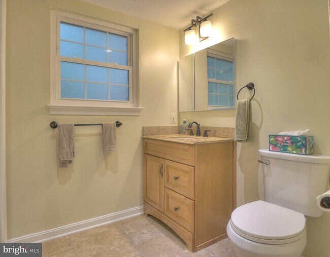 Building Photo - 2405 Earlsgate Ct