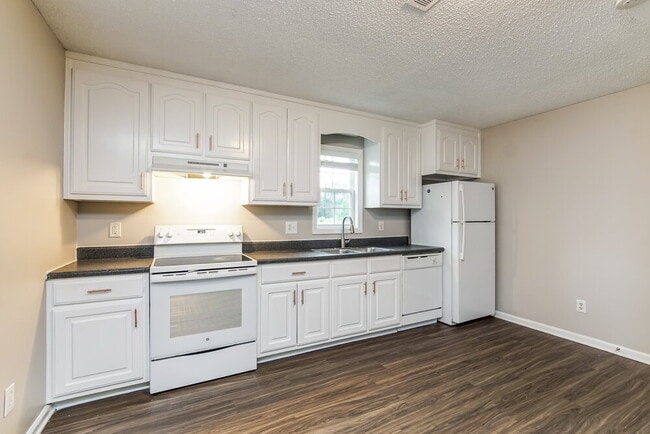 Building Photo - 33 Brantley Cir