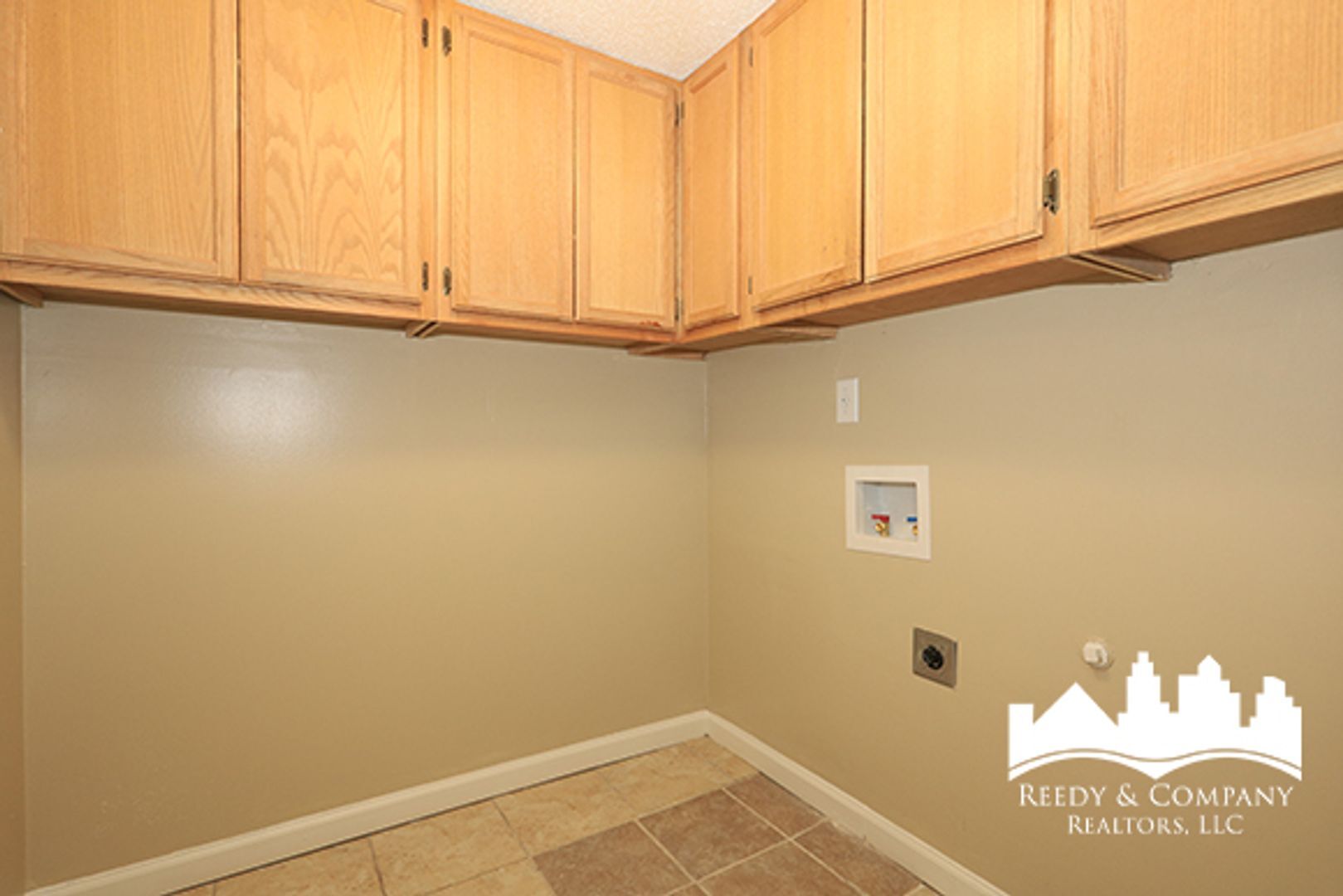 Building Photo - 6760 Racquet Club Dr