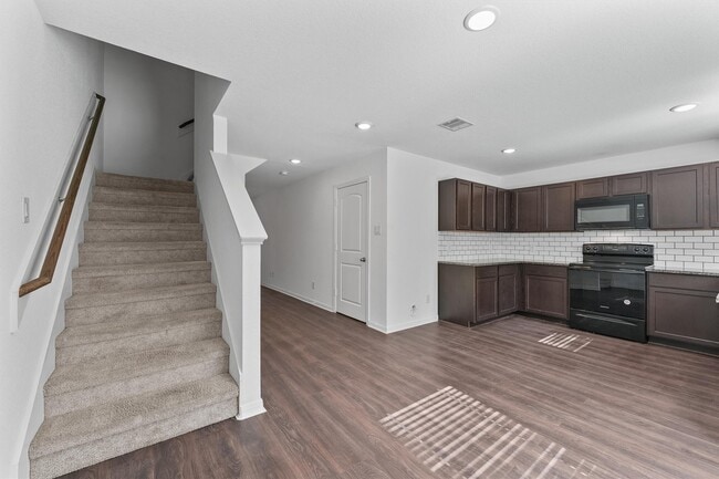 Building Photo - 771 Plum Tree Cir