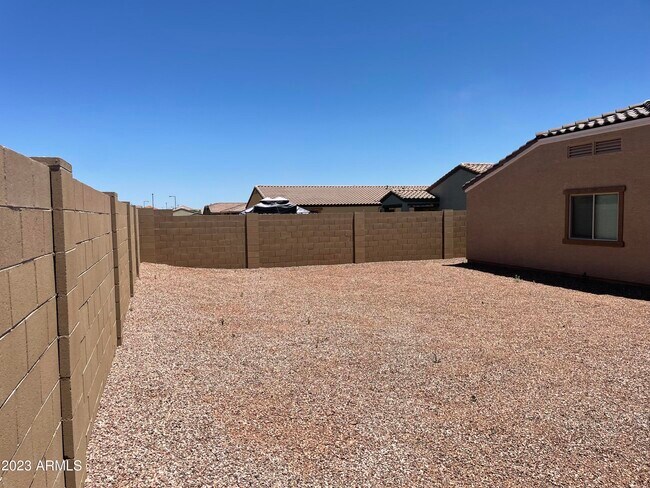 Building Photo - 25440 W Yanez Ave