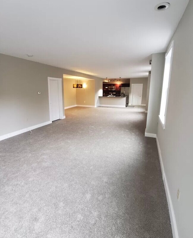 Building Photo - 149 Dove St