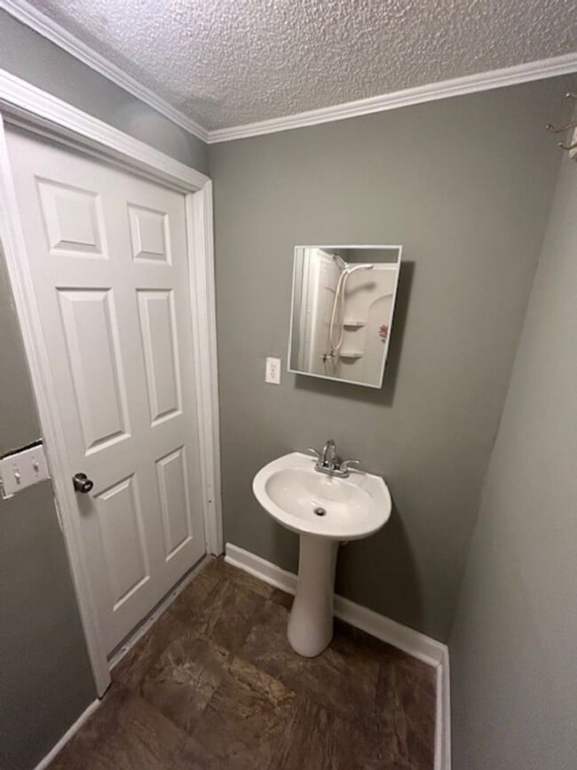 Building Photo - 3530 Beaumont Ave