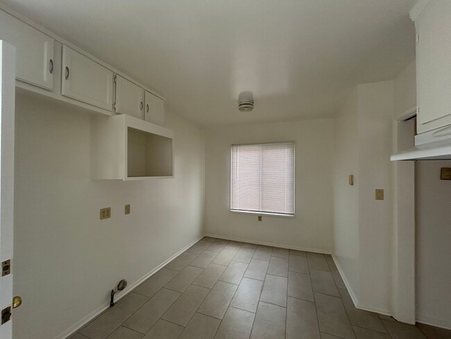 Building Photo - Clean 3 bedroom 1 bath Home for RENT! Call...