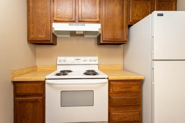 Building Photo - Great Upper Unit Located in Vista Grande Terrace!