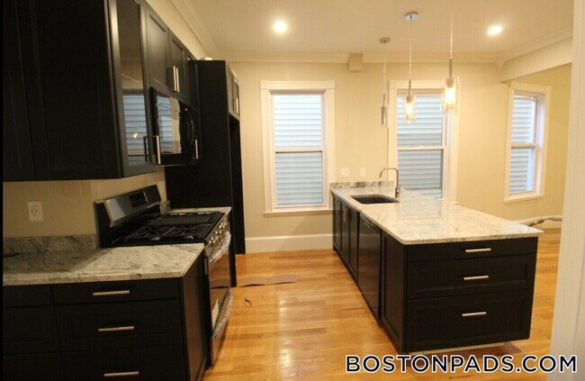 Building Photo - 125 Princeton St