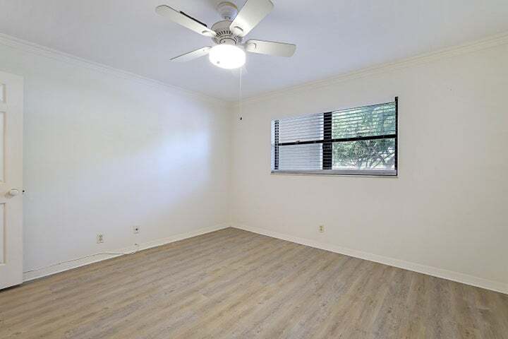Building Photo - 300 Intracoastal Pl