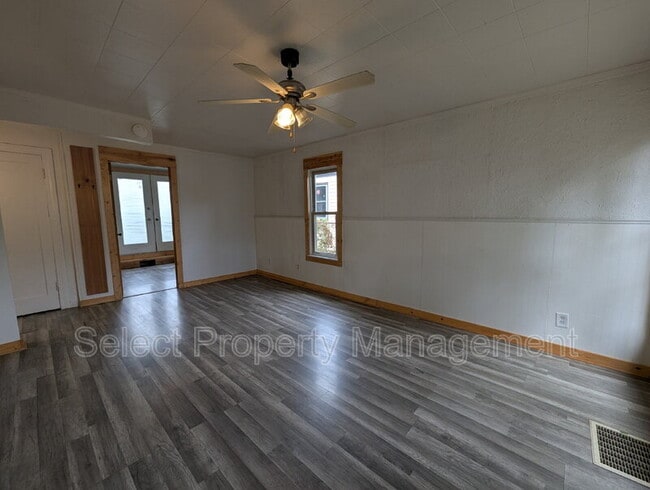 Building Photo - 2062 Pauline St