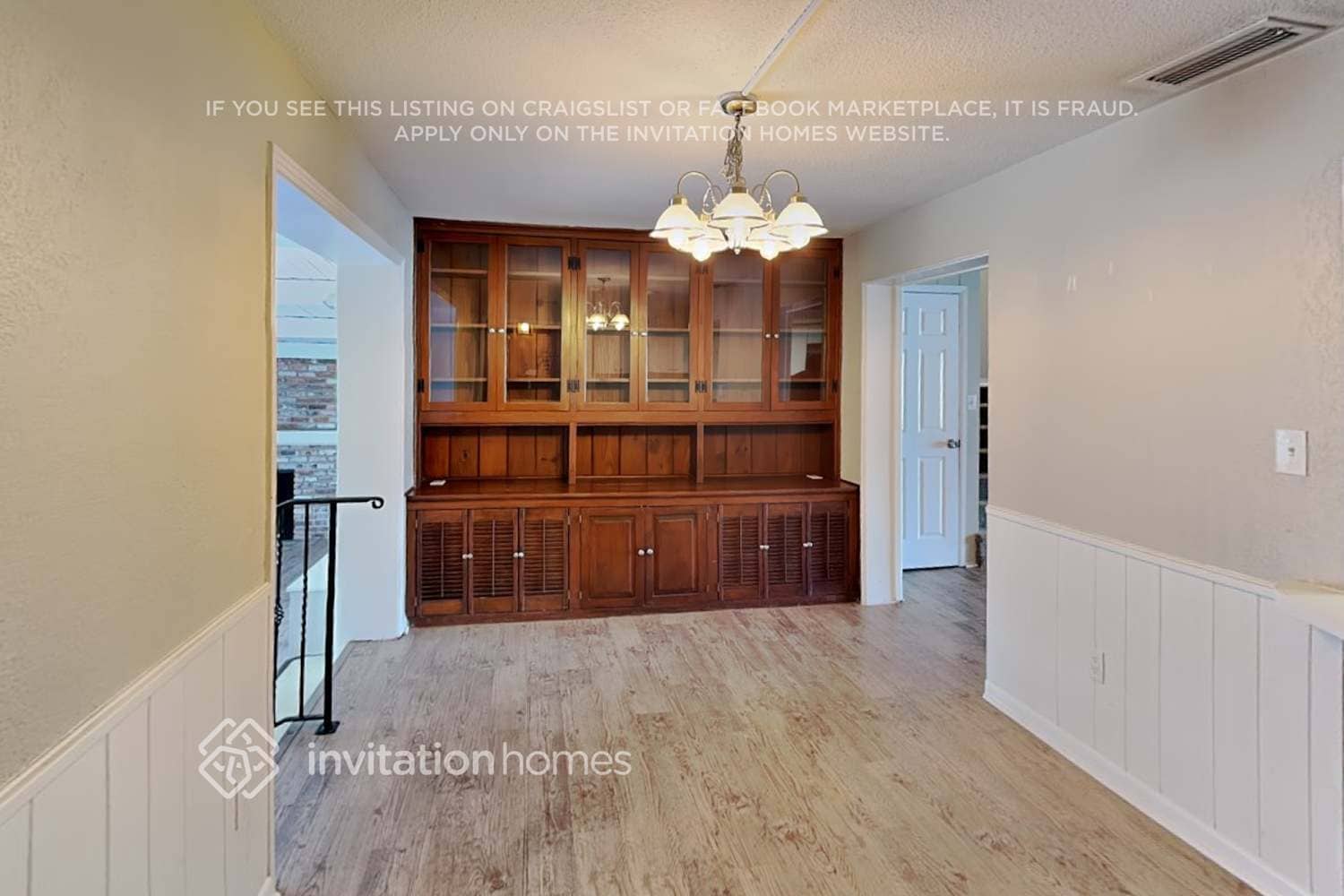 Building Photo - 14298 Hetrick Cir S