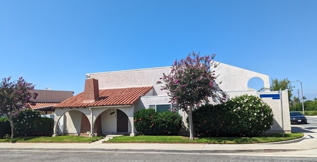 Building Photo - Welcome Home to a Desirable Whittier Community - Spacious 3-Bed, 2-Bath Townhome