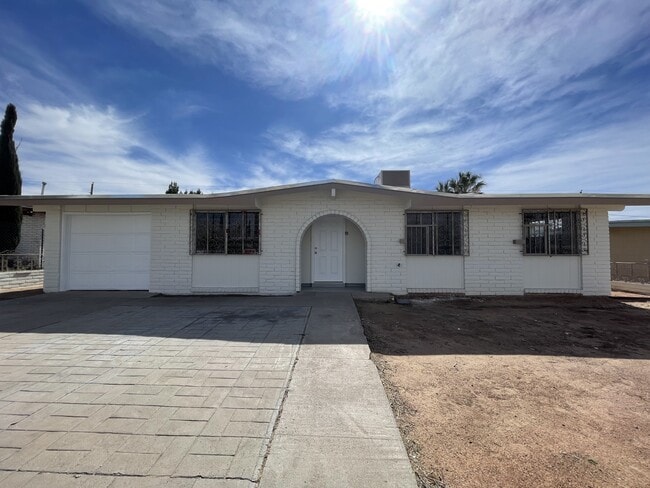 Building Photo - 312 Graphite Dr