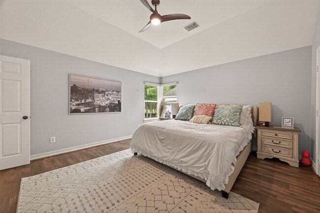 Building Photo - 1403 Hillside Forest Dr