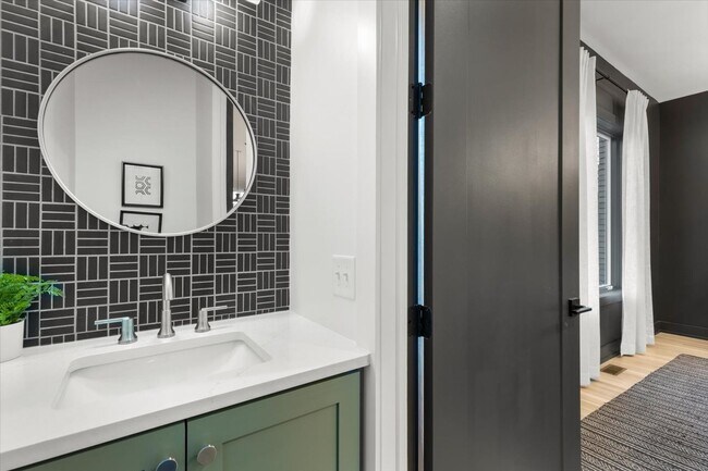 Building Photo - The Best Address in Germantown — Fully Furnished Executive Townhome, Move-In Ready | $8,995/Mo