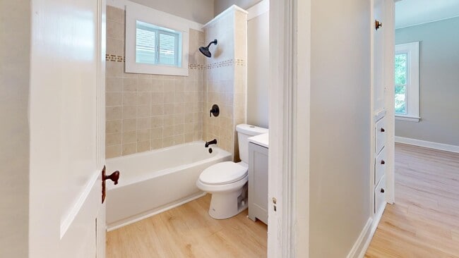 Building Photo - For August Move-In - West Blvd Area - 2 Bedroom Single Family Home